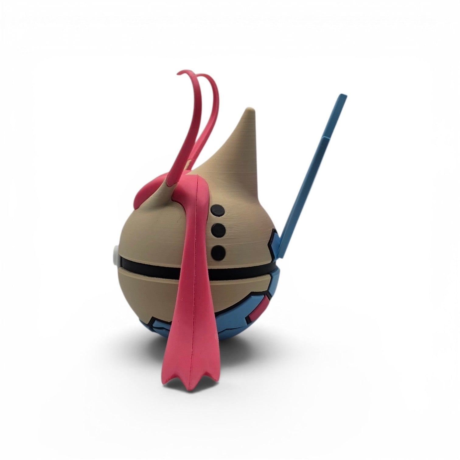 Close up of the creature ball showing full profile and gill dot detail along the seam