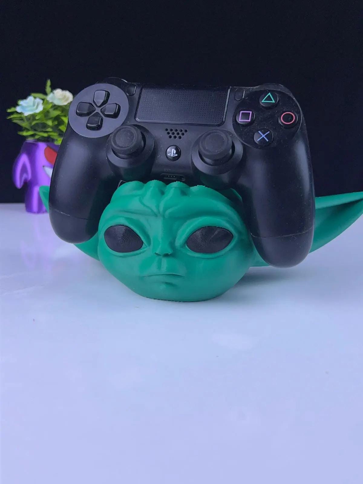 Baby Yoda Remote Holder – Compatible with PS4/PS5 and Xbox Controllers - HypedAnubis3D