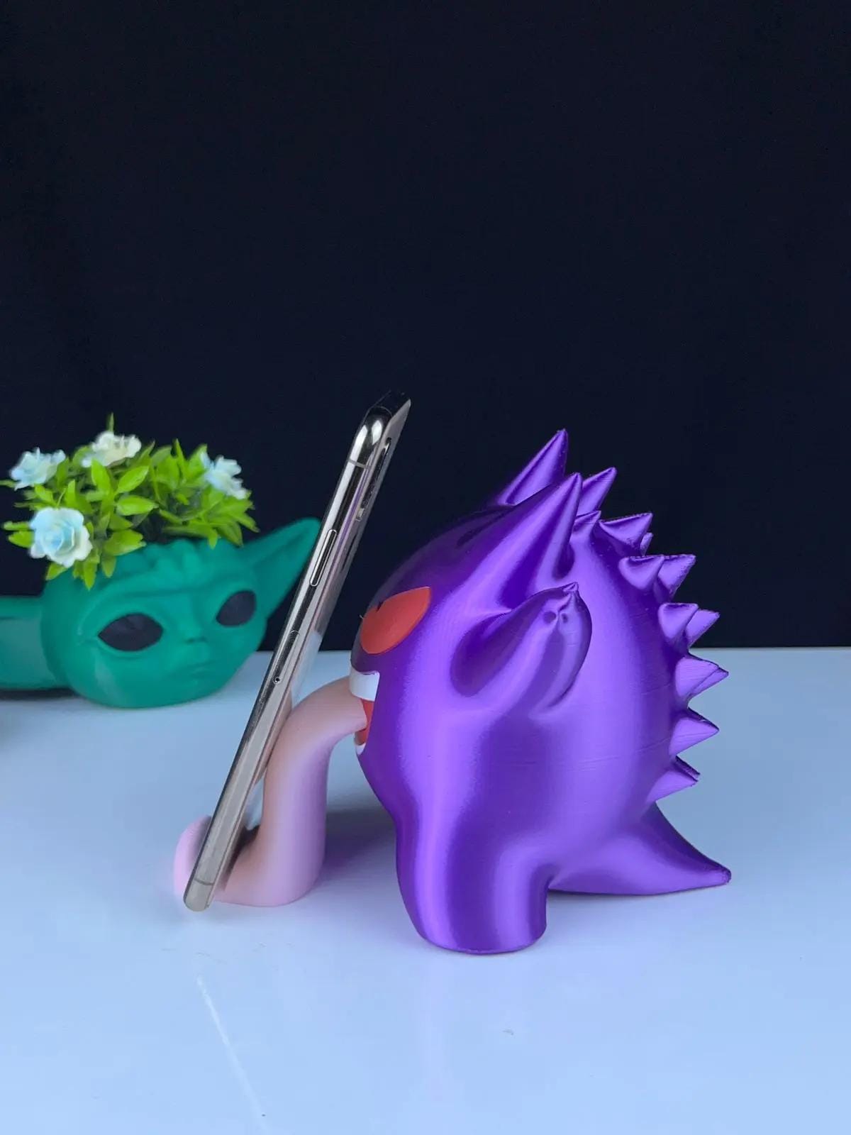 Gengar Phone Holder – 3D Printed Ghost Pokémon Stand - HypedAnubis3D