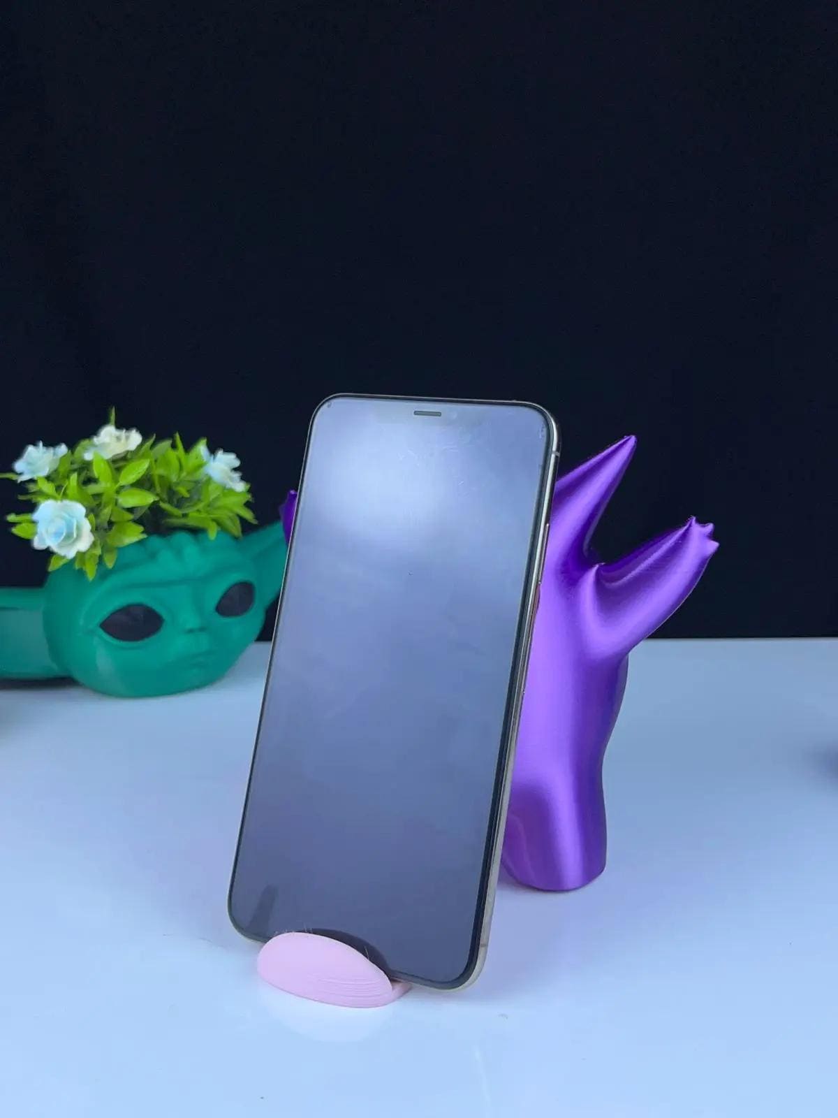 Gengar Phone Holder – 3D Printed Ghost Pokémon Stand - HypedAnubis3D