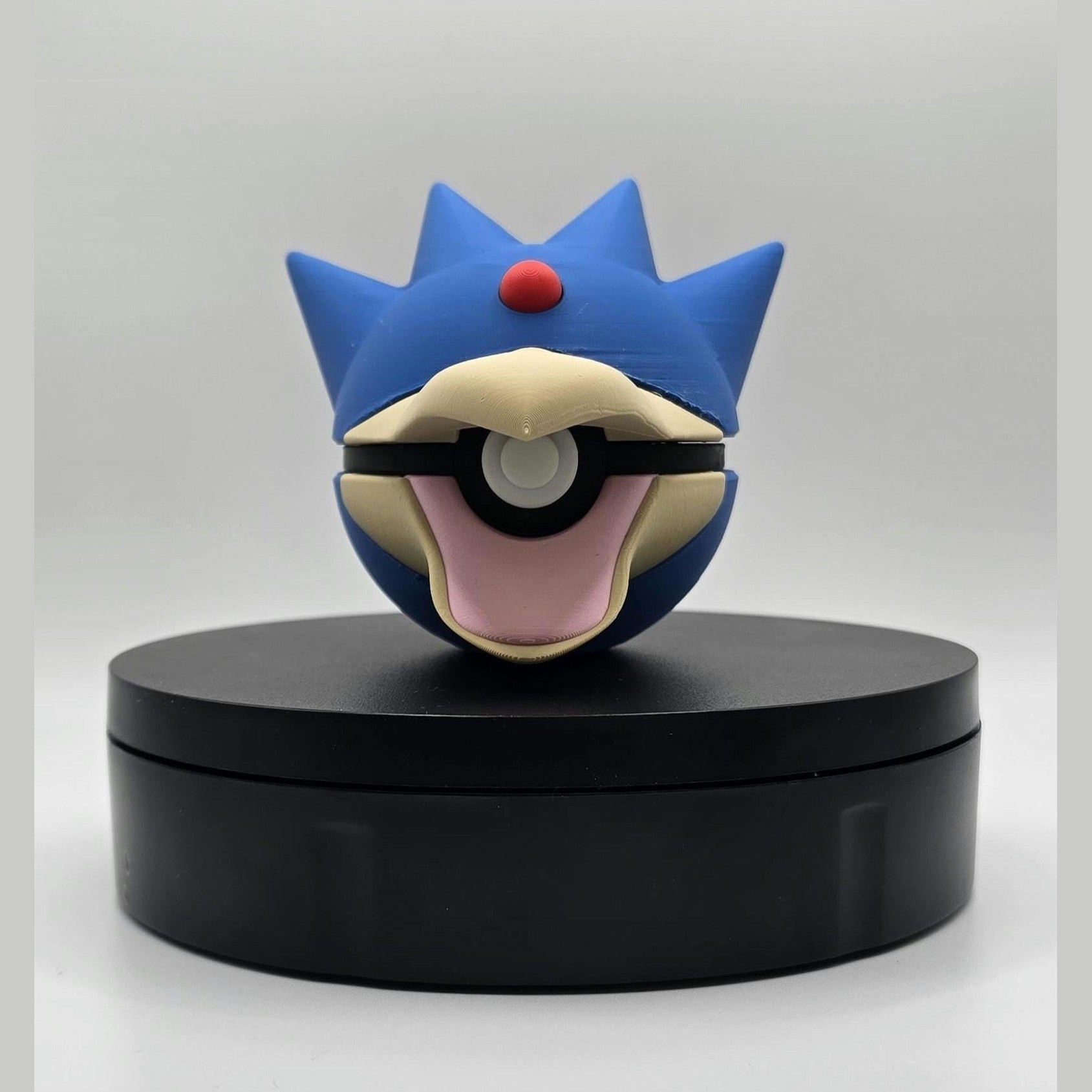 Golduck Bold Crest and Open-Beak Detail Psywave Collector Ball