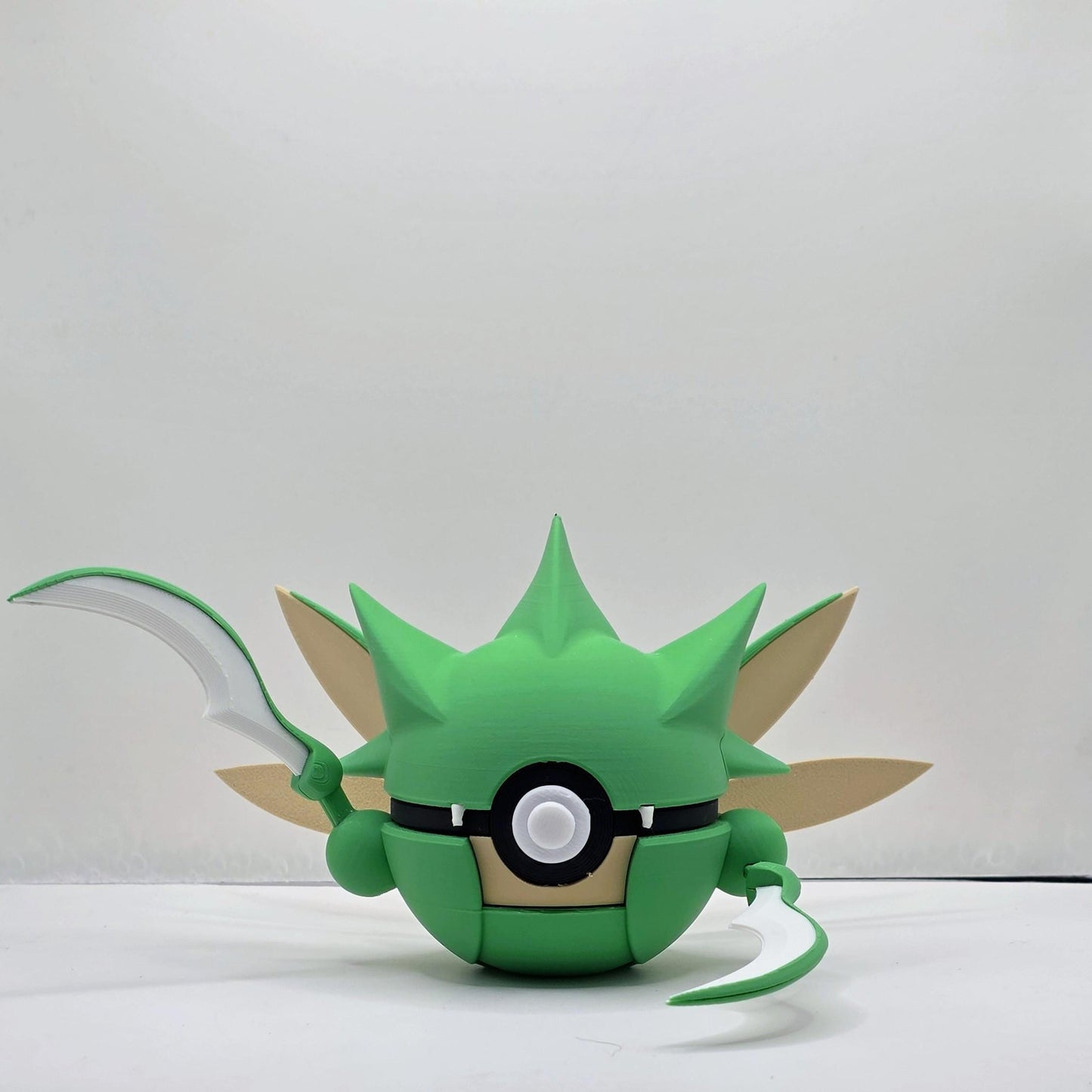 Blade Wing Creature Ball – Forest Warrior Collectible Display