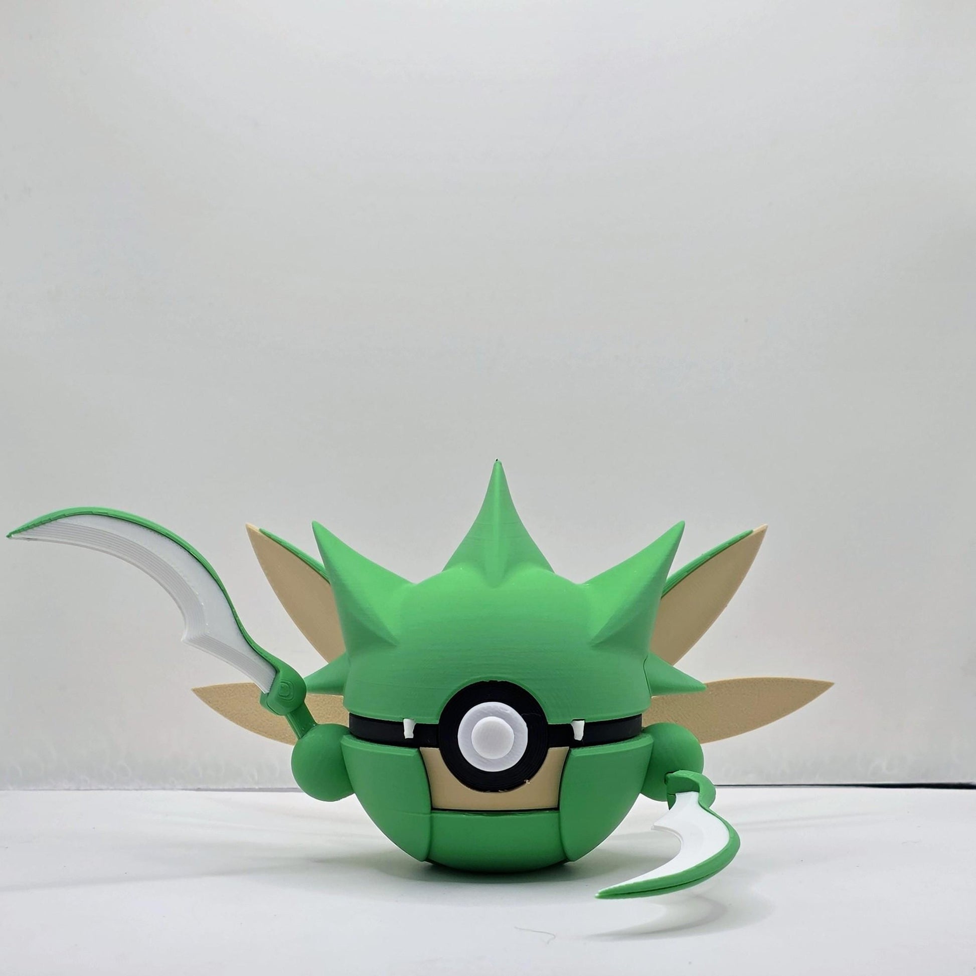 Blade Wing Creature Ball – Forest Warrior Collectible Display
