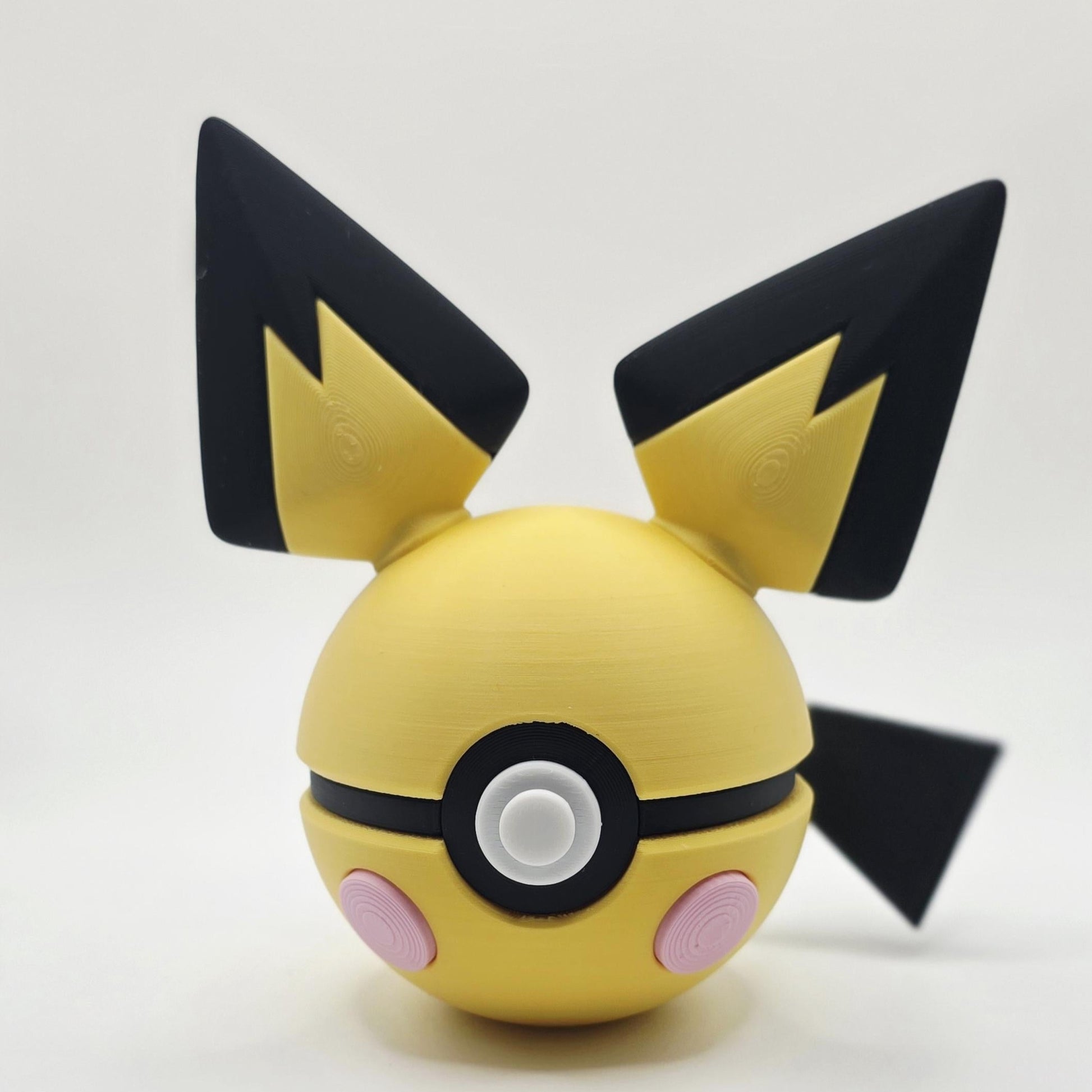 3D Printed Tiny Electric Creature Ball Display Playful Mouse-Inspired Collector Sphere