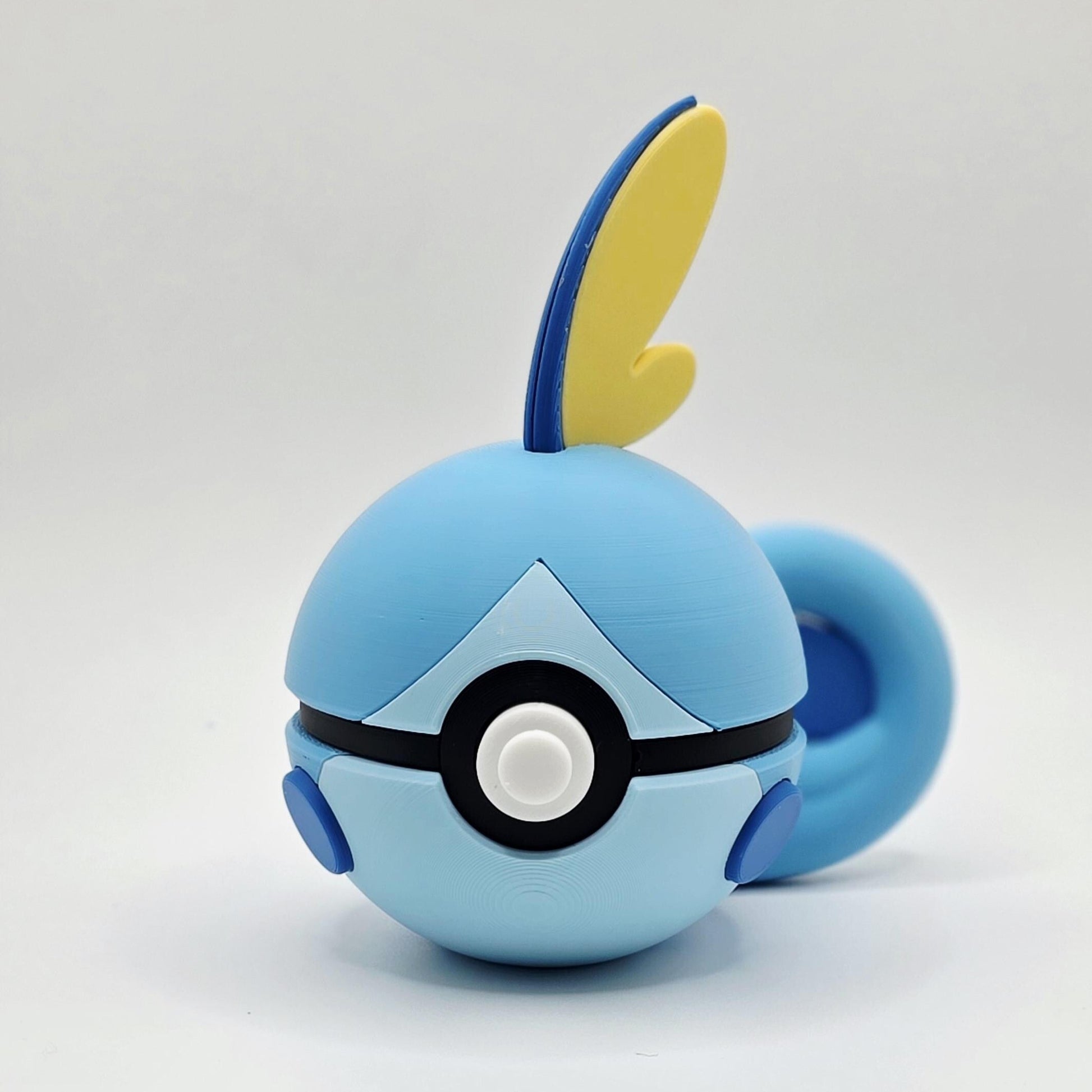 3D Printed Shy Water Creature Ball Display – Stealthy Amphibian Inspired Collector Sphere