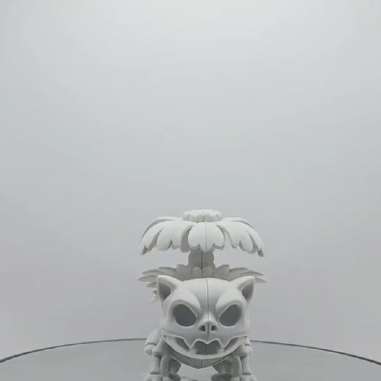 Skeletal Jungle Beast-Inspired Figure – Bone-Style Collectible