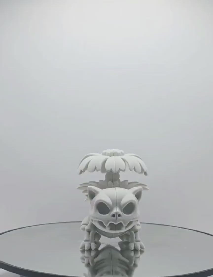 Skeletal Jungle Beast-Inspired Figure – Bone-Style Collectible