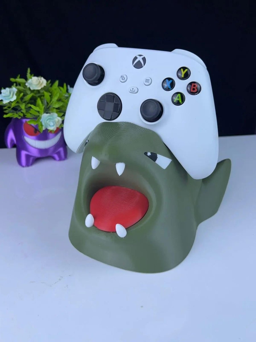 Tyranitar - Themed PS5 & Xbox Remote Holder – 3D Printed Gaming Accessory - HypedAnubis3D