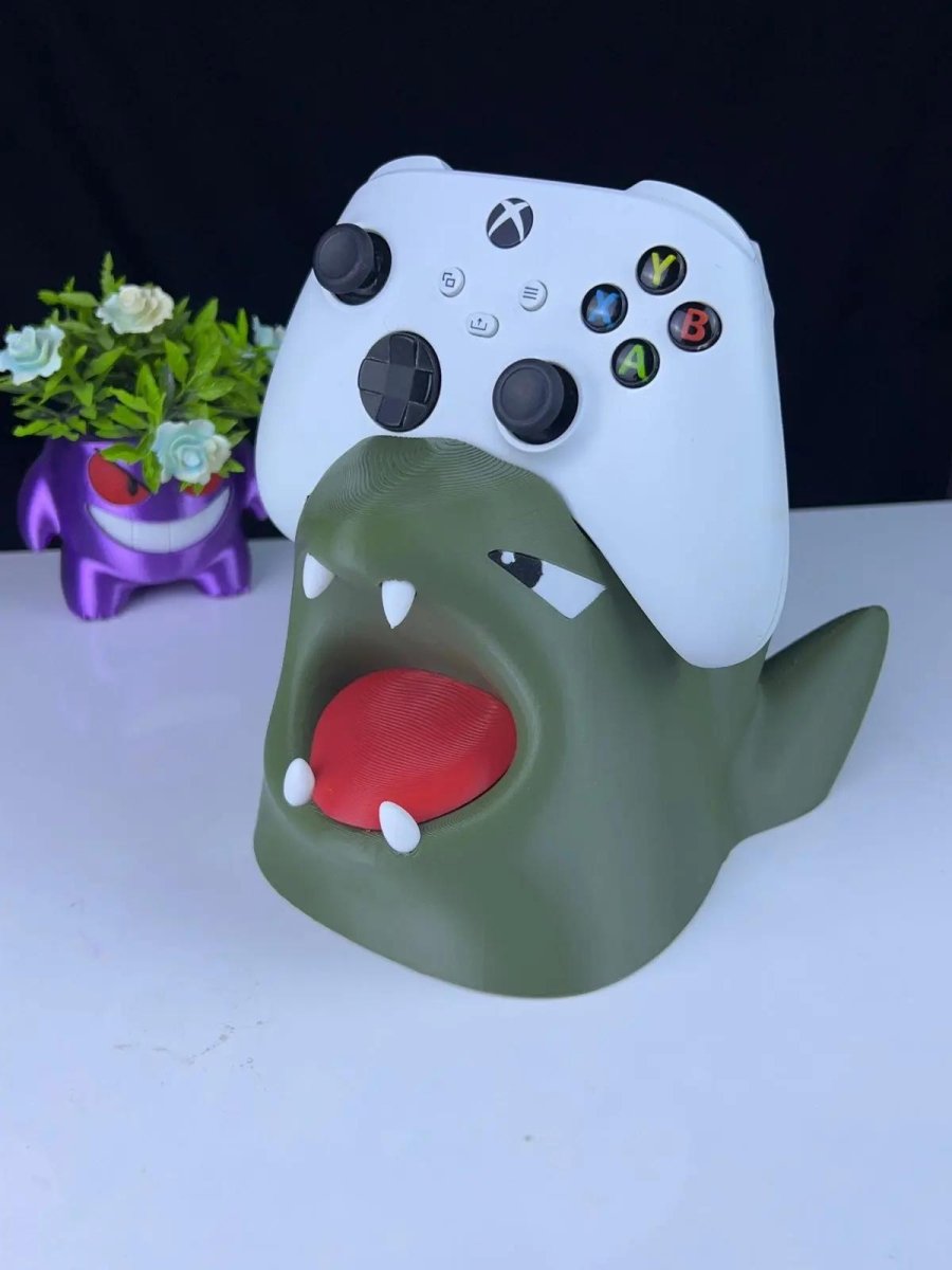 Tyranitar - Themed PS5 & Xbox Remote Holder – 3D Printed Gaming Accessory - HypedAnubis3D